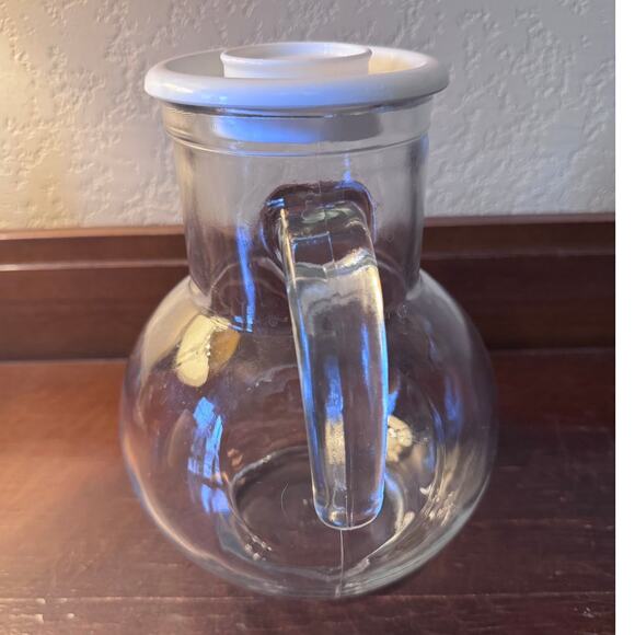Vintage Clear Glass Pitcher with White Plastic Lid - Italy - Picture 2 of 7